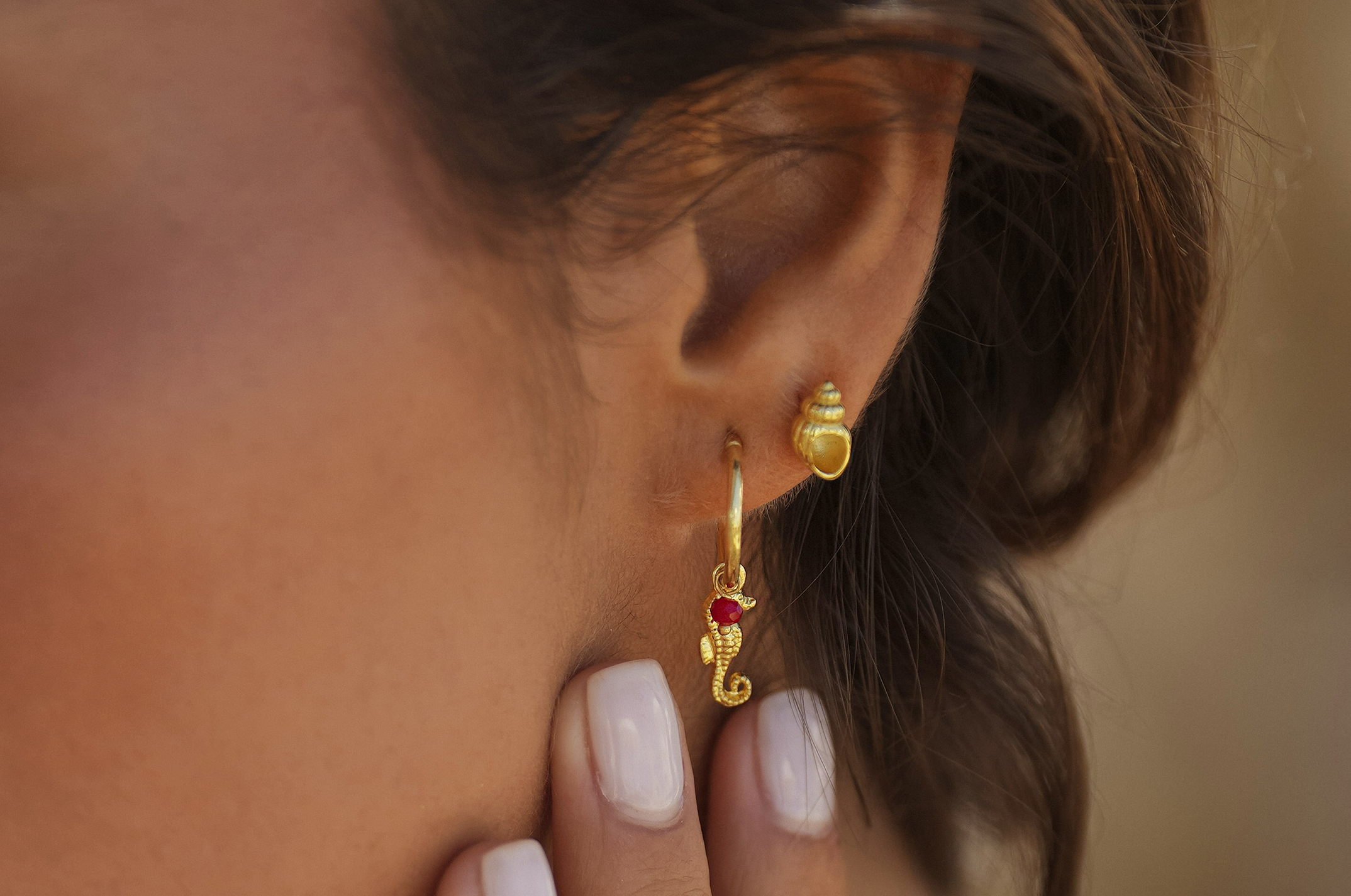 Jewel: hoop earrings;Material: silver 925;Weight: 2.4 gr;Color: yellow;Size: 